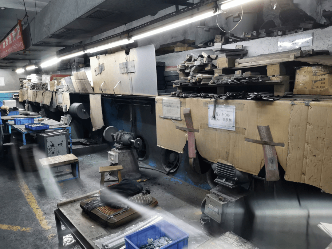 曝光臺 易燃化學品生產車間驚現明火煮食，安全防線何以失守？